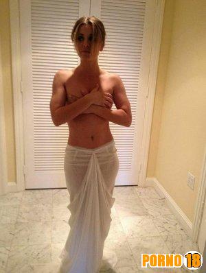 kaley cuoco quase pelada