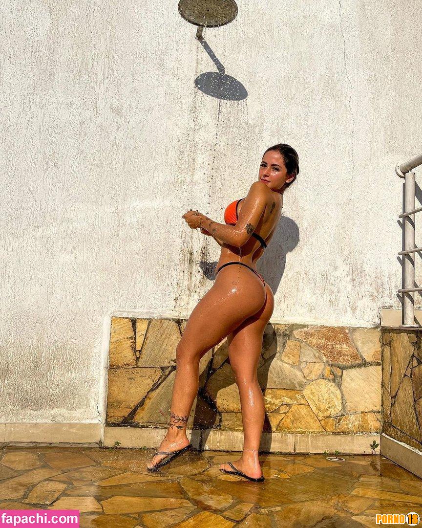 nathalia valente nua banho