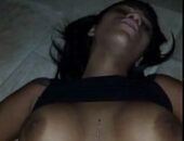 Negra gozando e melando toda rola